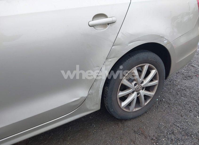 Photo 6 of 2013 Volkswagen Jetta 2.5L SE (VIN 3VWDP7AJ9DM213171)