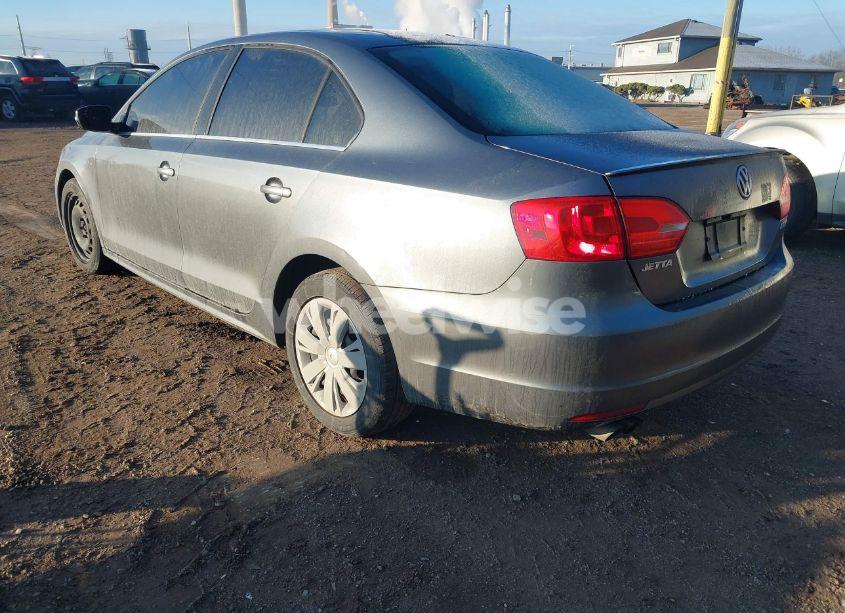 Photo 3 of 2013 Volkswagen Jetta 2.5L SE (VIN 3VWDP7AJ9DM250575)