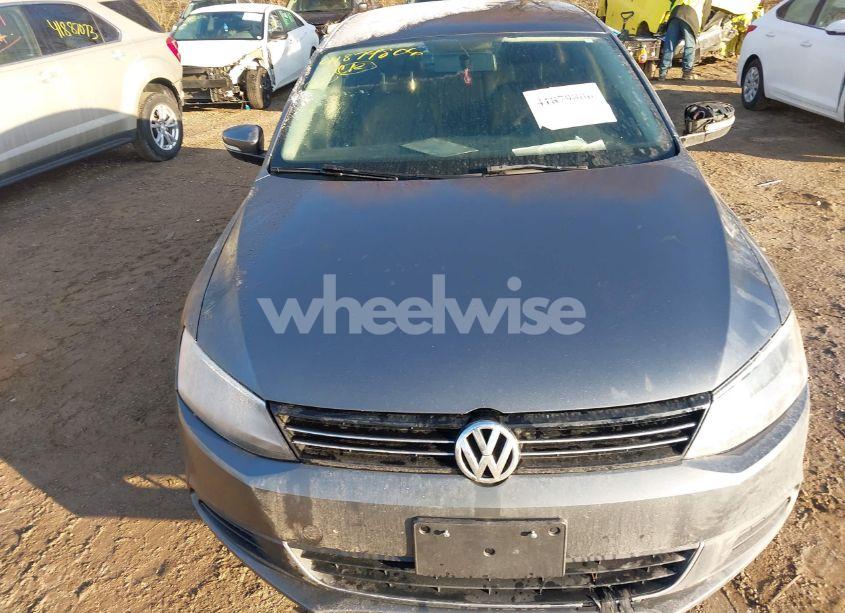 Photo 6 of 2013 Volkswagen Jetta 2.5L SE (VIN 3VWDP7AJ9DM250575)