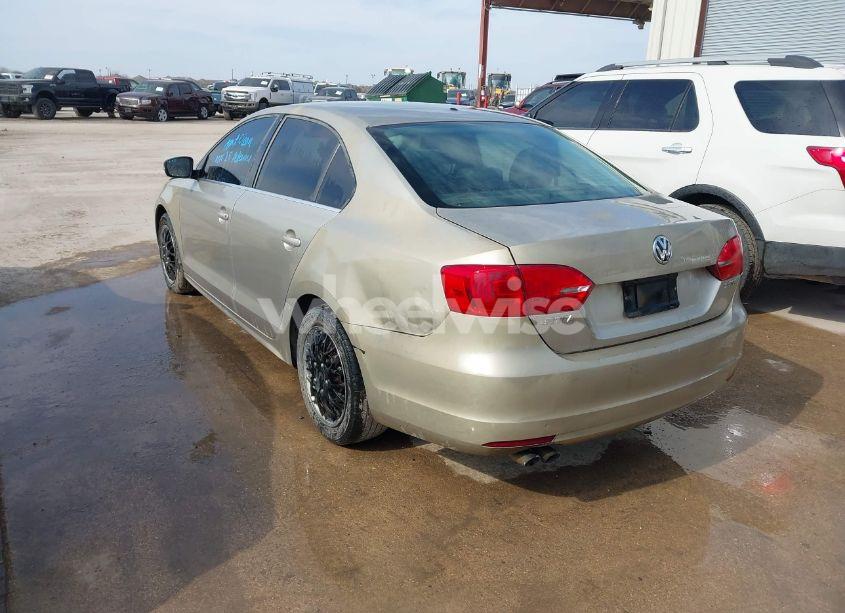 Photo 3 of 2013 Volkswagen Jetta 2.5L SE (VIN 3VWDP7AJ9DM266954)