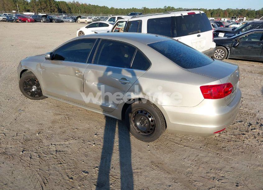 Photo 3 of 2013 Volkswagen Jetta 2.5L SE (VIN 3VWDP7AJ9DM281468)