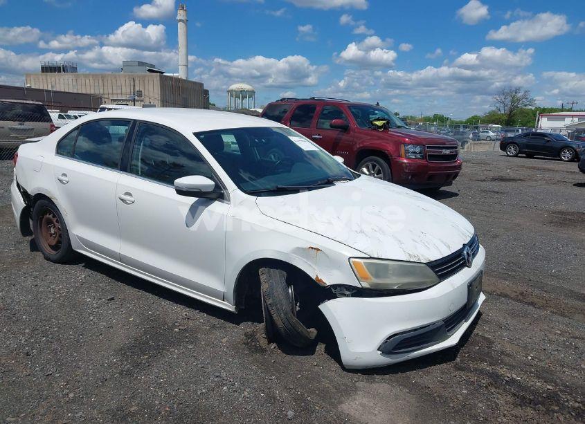 2013 Volkswagen Jetta 2.5L SE (VIN 3VWDP7AJ9DM402998) main photo