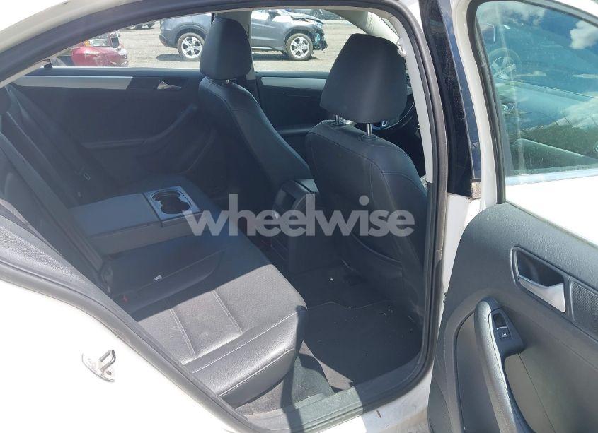 Photo 8 of 2013 Volkswagen Jetta 2.5L SE (VIN 3VWDP7AJ9DM402998)