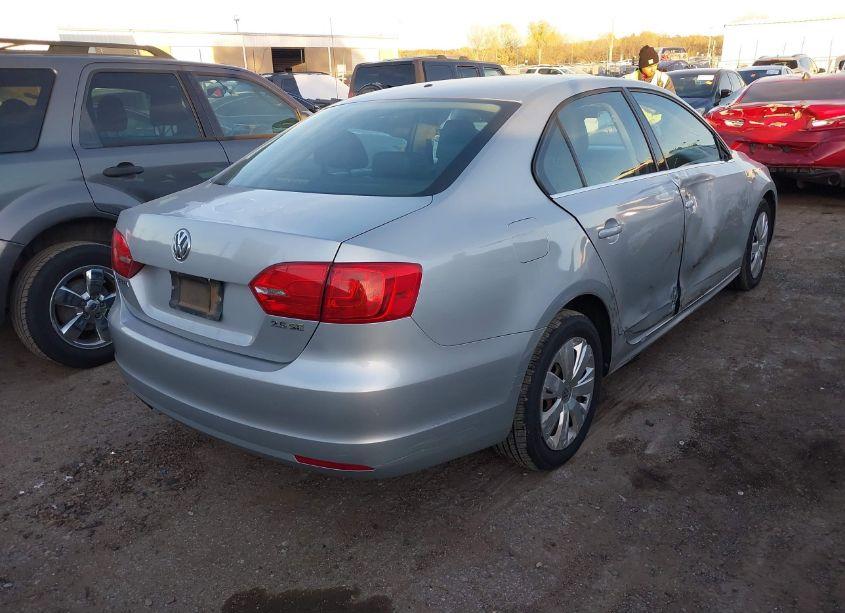 Photo 4 of 2013 Volkswagen Jetta 2.5L SE (VIN 3VWDP7AJ9DM413032)