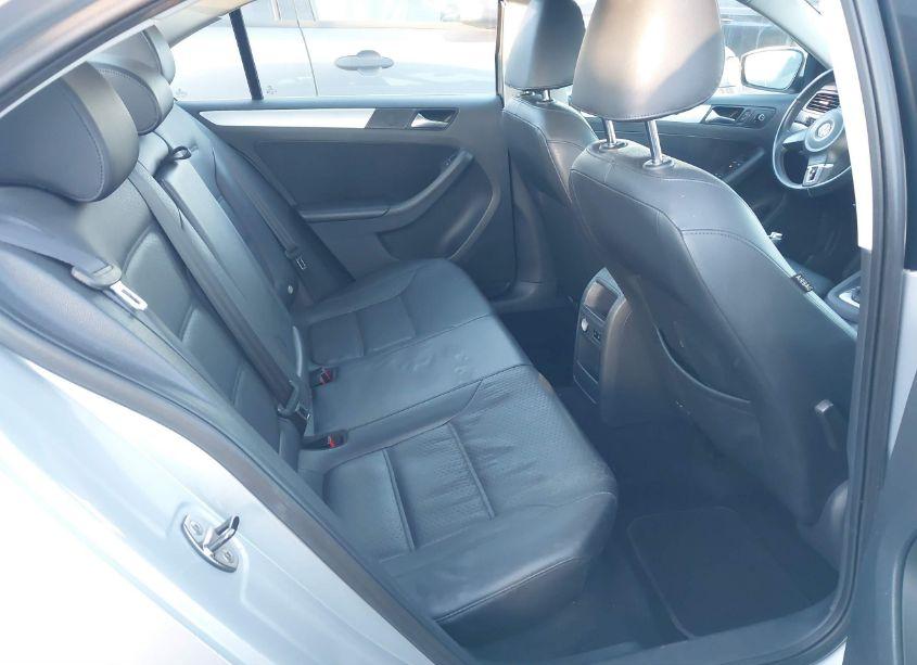 Photo 8 of 2013 Volkswagen Jetta 2.5L SE (VIN 3VWDP7AJ9DM413032)