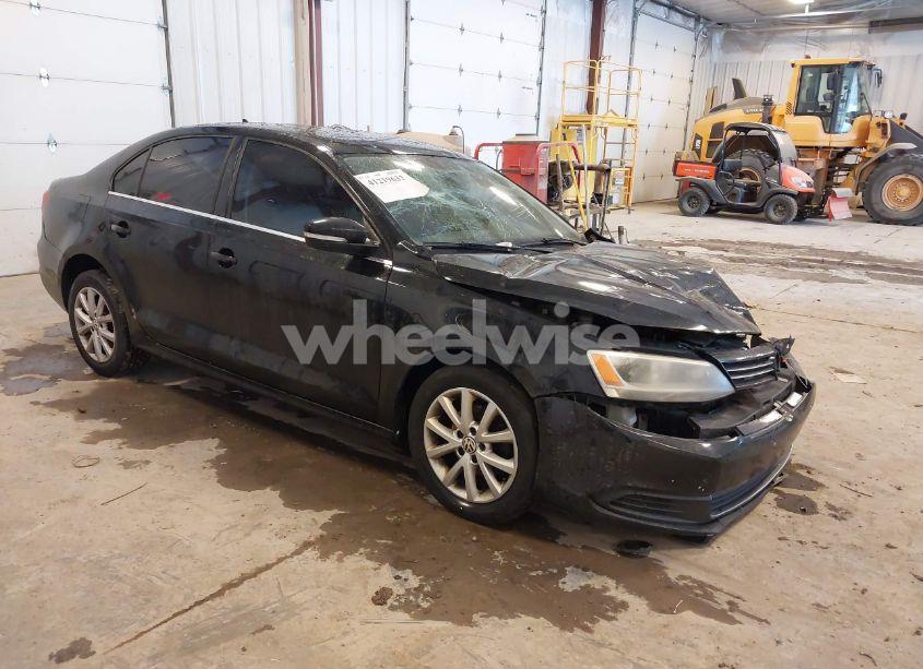 2013 Volkswagen Jetta 2.5L SE (VIN 3VWDP7AJ9DM415637) main photo