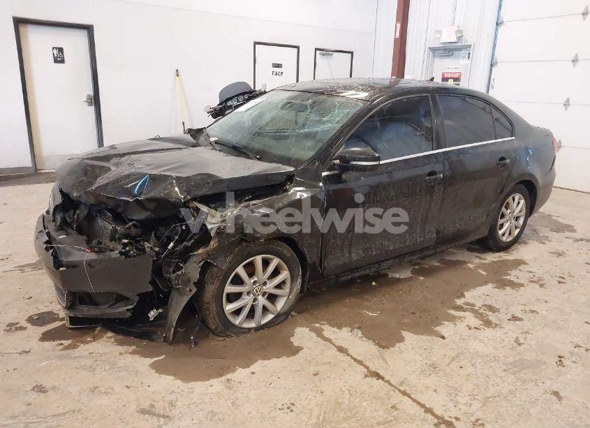 Photo 2 of 2013 Volkswagen Jetta 2.5L SE (VIN 3VWDP7AJ9DM415637)