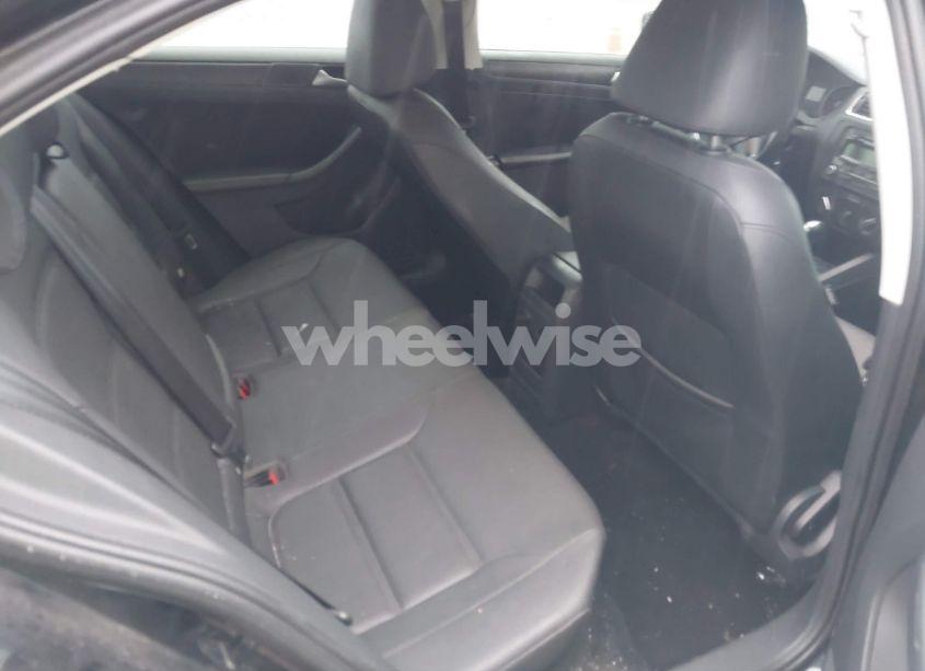 Photo 8 of 2012 Volkswagen Jetta 2.5L SE (VIN 3VWDP7AJXCM063621)