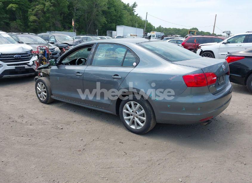 Photo 3 of 2012 Volkswagen Jetta 2.5L SE (VIN 3VWDP7AJXCM074182)