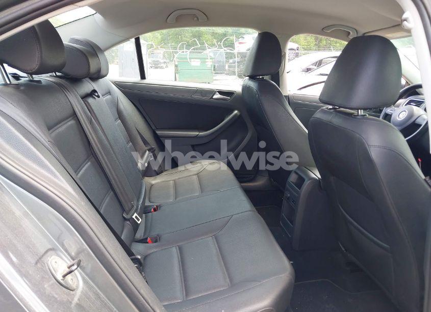 Photo 8 of 2012 Volkswagen Jetta 2.5L SE (VIN 3VWDP7AJXCM074182)
