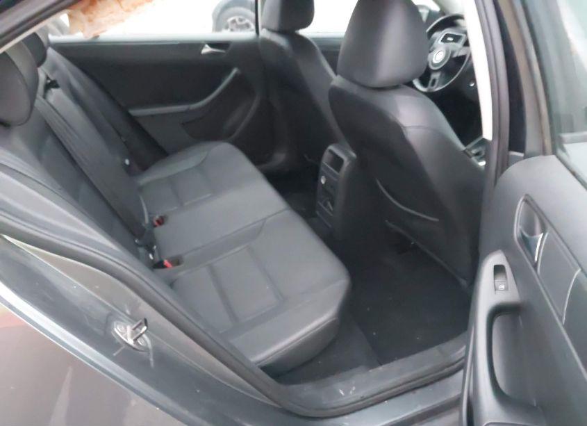 Photo 8 of 2012 Volkswagen Jetta 2.5L SE (VIN 3VWDP7AJXCM105866)