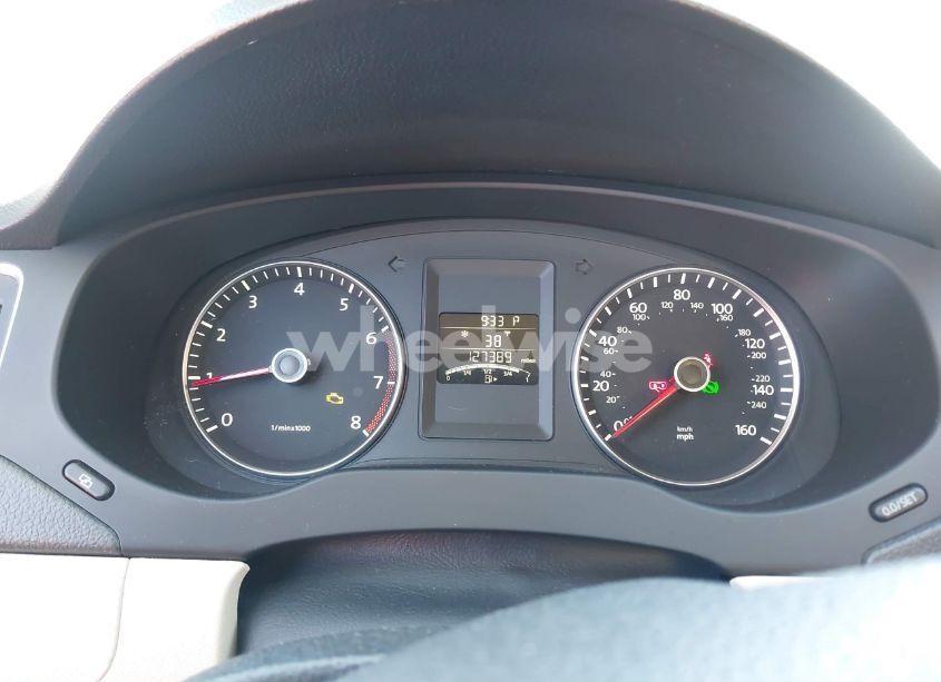 Photo 7 of 2012 Volkswagen Jetta 2.5L SE (VIN 3VWDP7AJXCM312600)