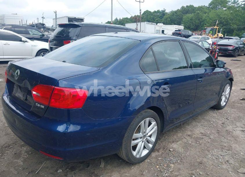 Photo 4 of 2012 Volkswagen Jetta 2.5L SE (VIN 3VWDP7AJXCM319627)