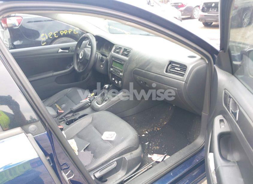 Photo 5 of 2012 Volkswagen Jetta 2.5L SE (VIN 3VWDP7AJXCM319627)