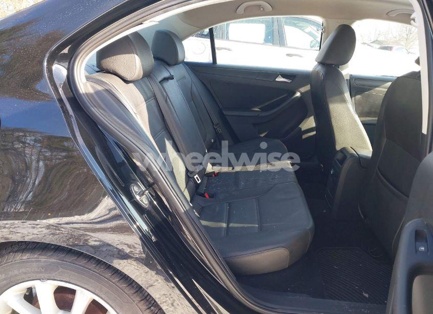 Photo 8 of 2012 Volkswagen Jetta 2.5L SE (VIN 3VWDP7AJXCM328859)