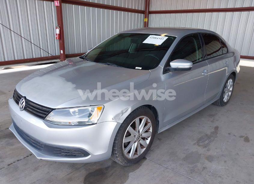 Photo 2 of 2012 Volkswagen Jetta 2.5L SE (VIN 3VWDP7AJXCM358363)