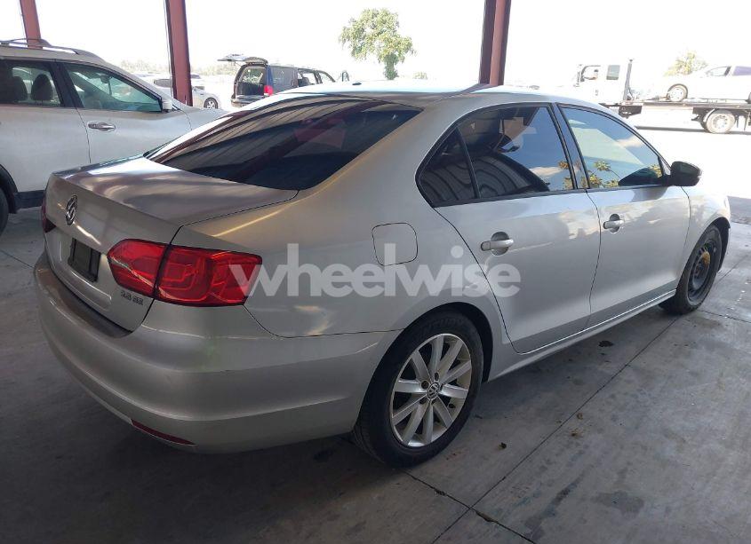 Photo 4 of 2012 Volkswagen Jetta 2.5L SE (VIN 3VWDP7AJXCM358363)