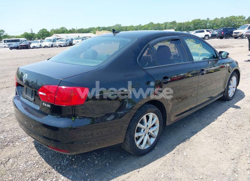 Photo 4 of 2012 Volkswagen Jetta 2.5L SE (VIN 3VWDP7AJXCM373252)