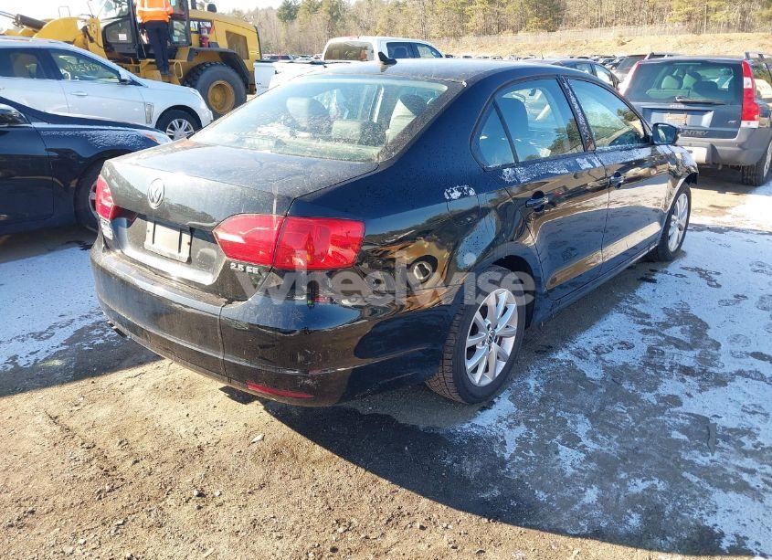 Photo 4 of 2012 Volkswagen Jetta 2.5L SE (VIN 3VWDP7AJXCM375714)