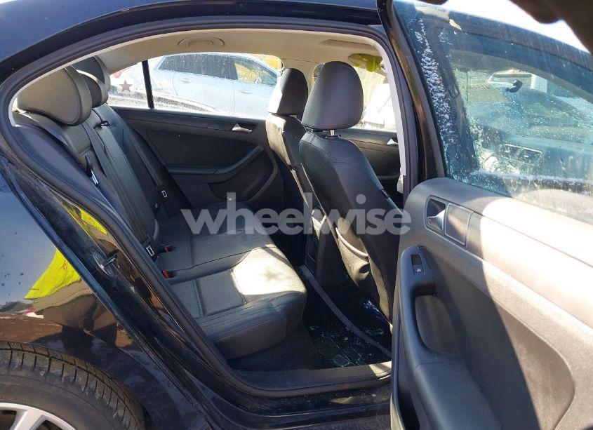 Photo 8 of 2012 Volkswagen Jetta 2.5L SE (VIN 3VWDP7AJXCM375714)