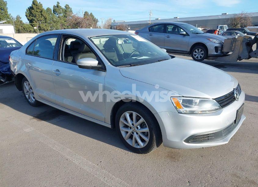 2012 Volkswagen Jetta 2.5L SE (VIN 3VWDP7AJXCM376815) main photo