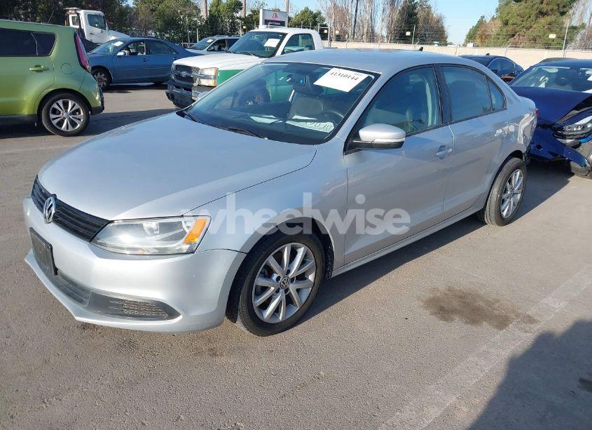 Photo 2 of 2012 Volkswagen Jetta 2.5L SE (VIN 3VWDP7AJXCM376815)