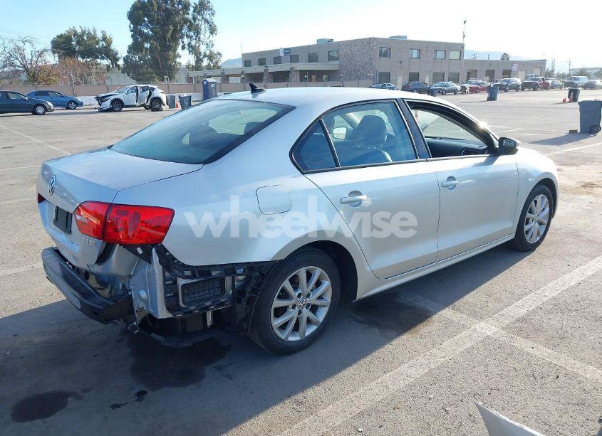 Photo 4 of 2012 Volkswagen Jetta 2.5L SE (VIN 3VWDP7AJXCM376815)