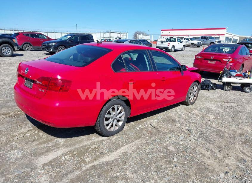 Photo 4 of 2012 Volkswagen Jetta 2.5L SE (VIN 3VWDP7AJXCM403768)