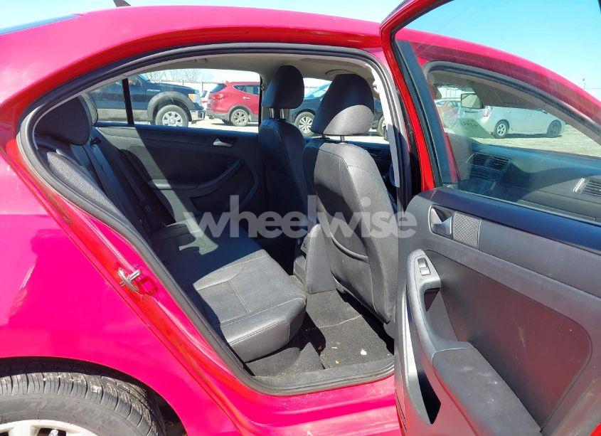 Photo 8 of 2012 Volkswagen Jetta 2.5L SE (VIN 3VWDP7AJXCM403768)