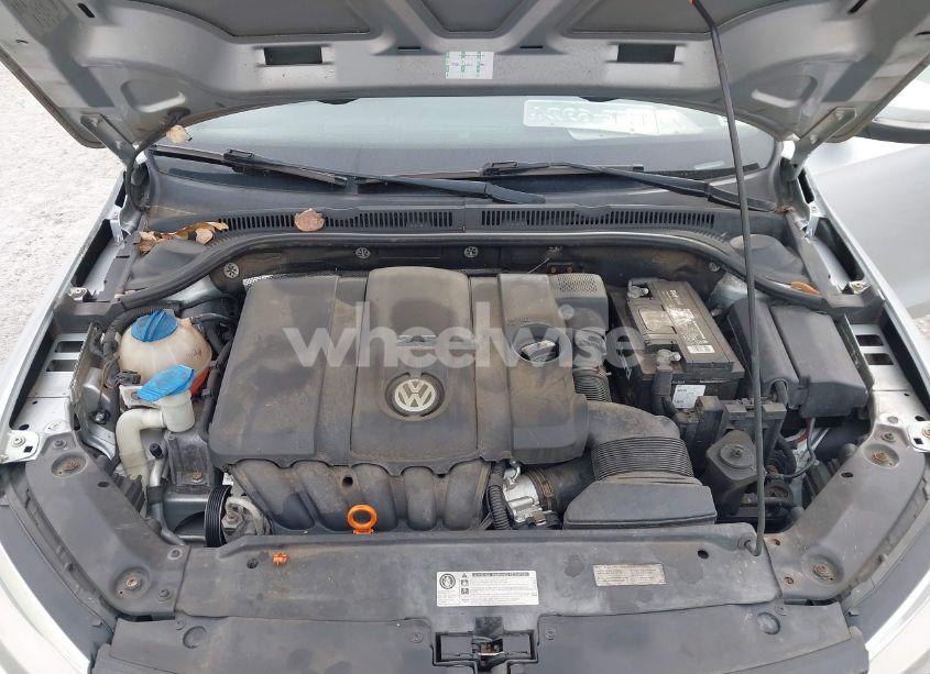 Photo 10 of 2012 Volkswagen Jetta 2.5L SE (VIN 3VWDP7AJXCM410431)