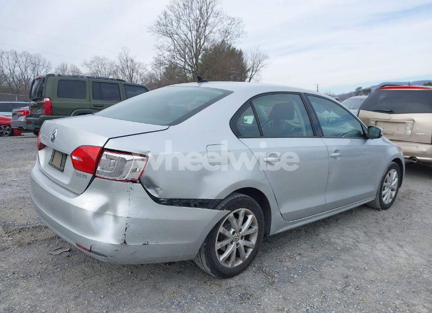 Photo 6 of 2012 Volkswagen Jetta 2.5L SE (VIN 3VWDP7AJXCM410431)