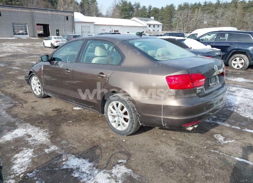 Photo 3 of 2012 Volkswagen Jetta 2.5L SE (VIN 3VWDP7AJXCM411742)