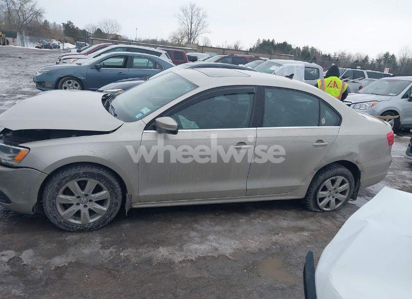 Photo 15 of 2013 Volkswagen Jetta 2.5L SE (VIN 3VWDP7AJXDM239407)