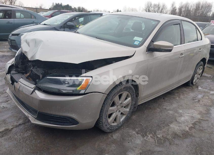 Photo 2 of 2013 Volkswagen Jetta 2.5L SE (VIN 3VWDP7AJXDM239407)