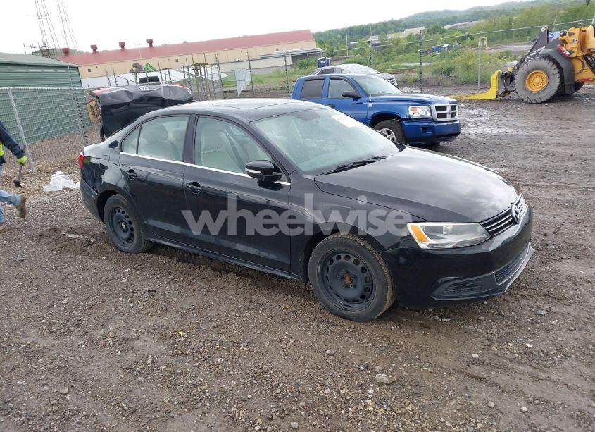 2013 Volkswagen Jetta 2.5L SE (VIN 3VWDP7AJXDM289031) main photo