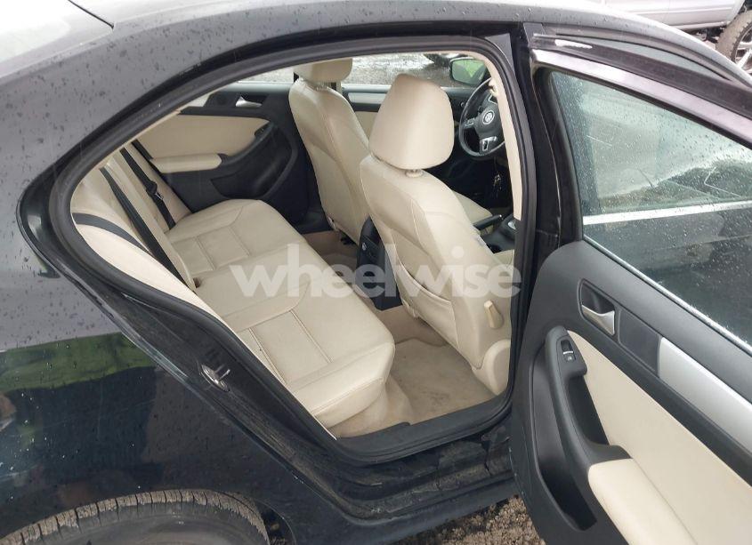 Photo 8 of 2013 Volkswagen Jetta 2.5L SE (VIN 3VWDP7AJXDM289031)