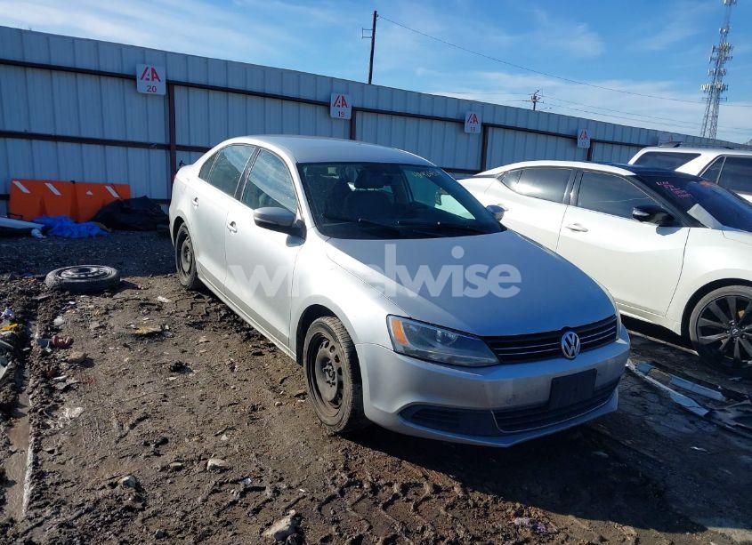 2013 Volkswagen Jetta 2.5L SE (VIN 3VWDP7AJXDM293371) main photo