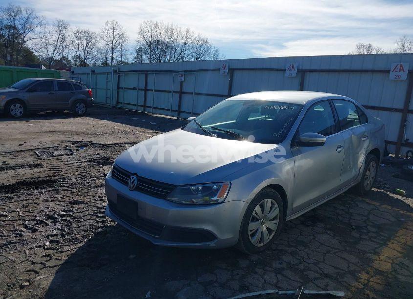 Photo 2 of 2013 Volkswagen Jetta 2.5L SE (VIN 3VWDP7AJXDM293371)