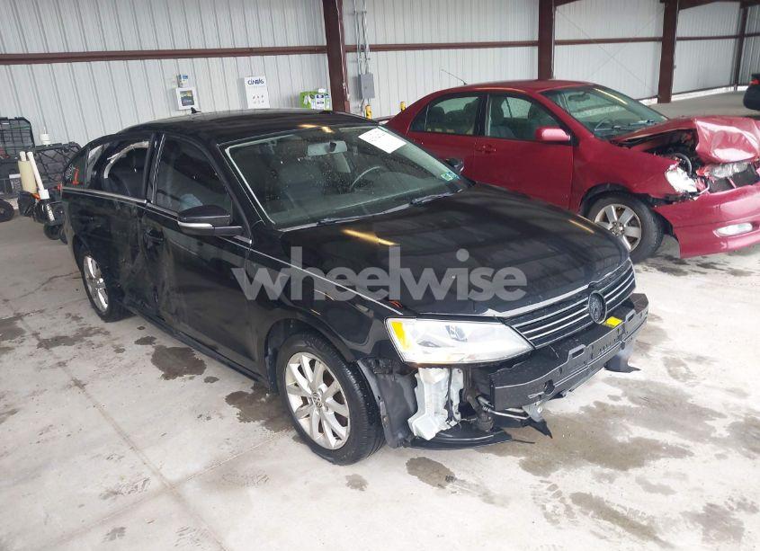2013 Volkswagen Jetta 2.5L SE (VIN 3VWDP7AJXDM353228) main photo