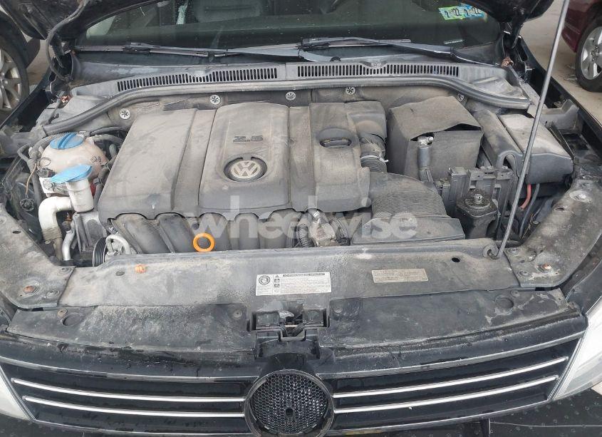 Photo 10 of 2013 Volkswagen Jetta 2.5L SE (VIN 3VWDP7AJXDM353228)