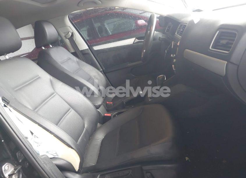 Photo 5 of 2013 Volkswagen Jetta 2.5L SE (VIN 3VWDP7AJXDM353228)