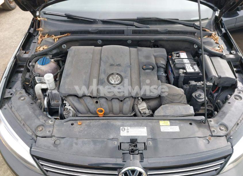 Photo 10 of 2013 Volkswagen Jetta 2.5L SE (VIN 3VWDP7AJXDM355304)