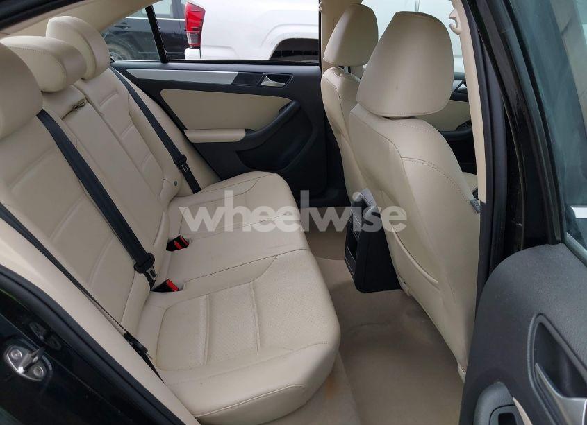 Photo 8 of 2013 Volkswagen Jetta 2.5L SE (VIN 3VWDP7AJXDM355304)