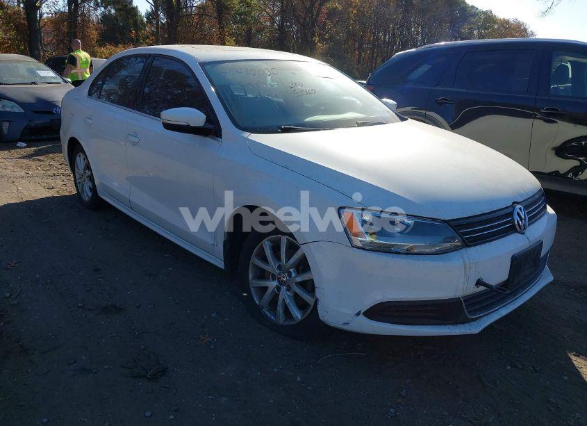 2013 Volkswagen Jetta 2.5L SE (VIN 3VWDP7AJXDM359188) main photo