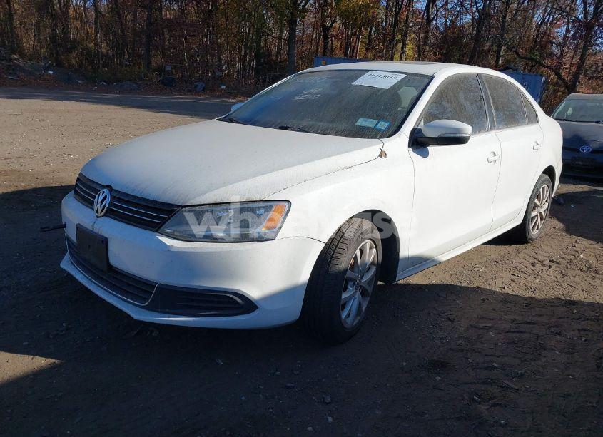 Photo 2 of 2013 Volkswagen Jetta 2.5L SE (VIN 3VWDP7AJXDM359188)
