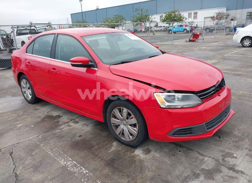 2013 Volkswagen Jetta 2.5L SE (VIN 3VWDP7AJXDM383412) main photo