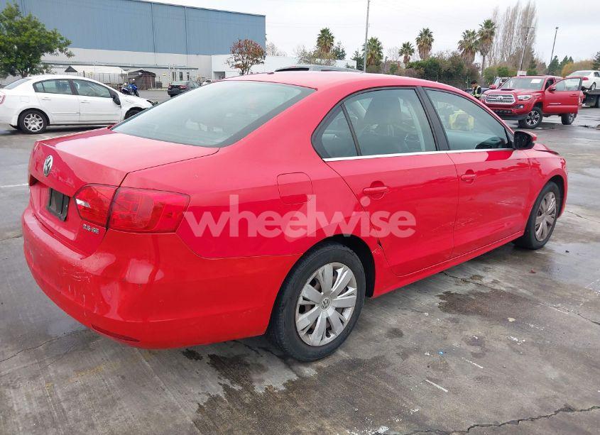 Photo 4 of 2013 Volkswagen Jetta 2.5L SE (VIN 3VWDP7AJXDM383412)