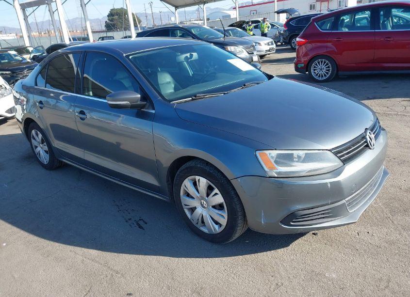 2013 Volkswagen Jetta 2.5L SE (VIN 3VWDP7AJXDM384091) main photo