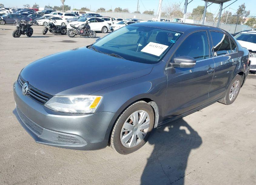 Photo 2 of 2013 Volkswagen Jetta 2.5L SE (VIN 3VWDP7AJXDM384091)