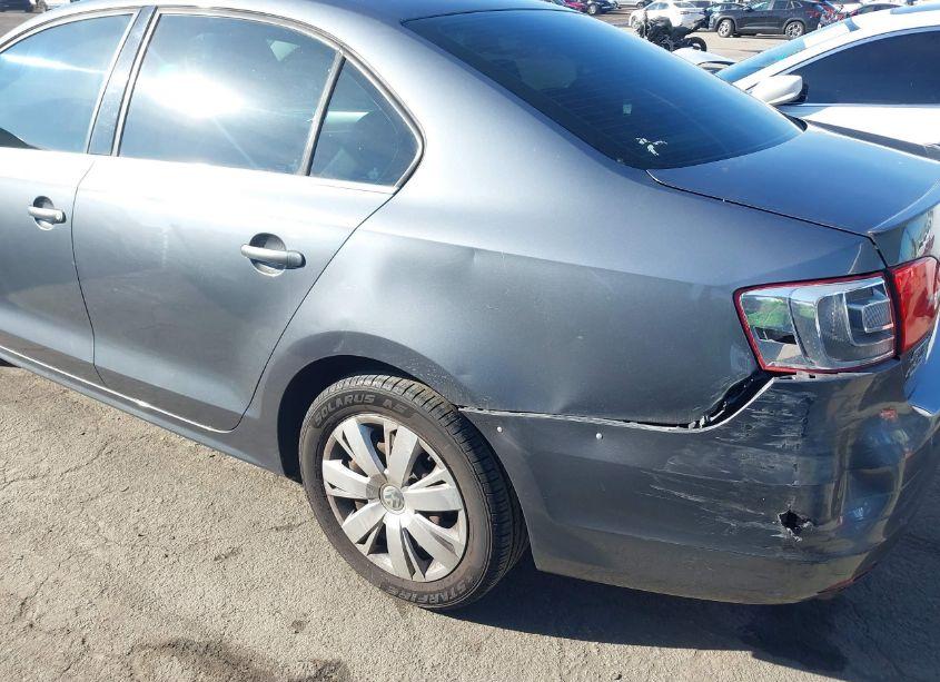 Photo 6 of 2013 Volkswagen Jetta 2.5L SE (VIN 3VWDP7AJXDM384091)